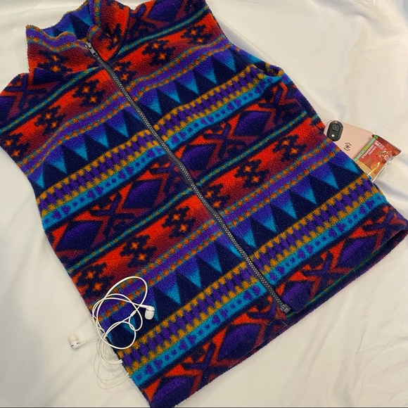 Printed Fleece Zip Up Vest - Picture 4 of 9